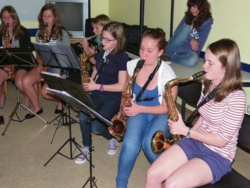 Die Saxophonbläser beherrschen ihr Instrument bereits auf einem hohen Niveau. 